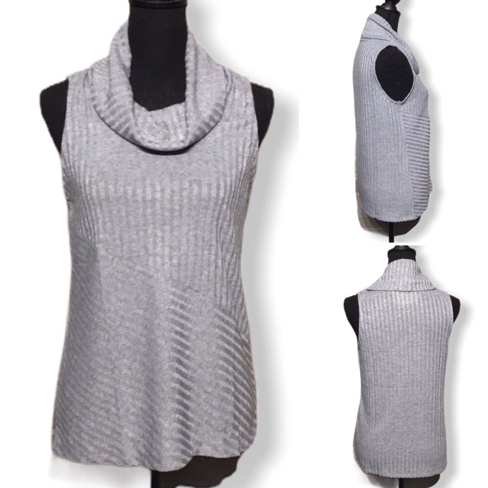 Time&Tru NWOT - Sz S - cowl lightweight top layer
